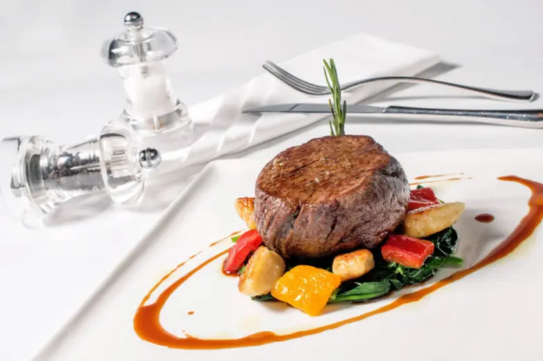 ห้องอาหารอิตาเลียน "จิออร์จิโอ" ณ โรงแรมร...