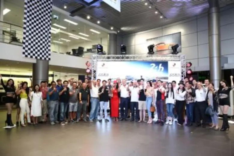 การแข่งขันอย่างดุเดือดจบลงด้วยชัยชนะครั้งที่ 18 ของปอร์เช่ในรายการ Le Mans