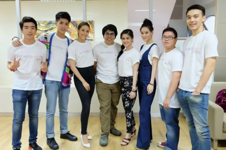 ไฟว์สตาร์ โปรดักชั่น โดย คุณอภิรดี เอี่ยม...