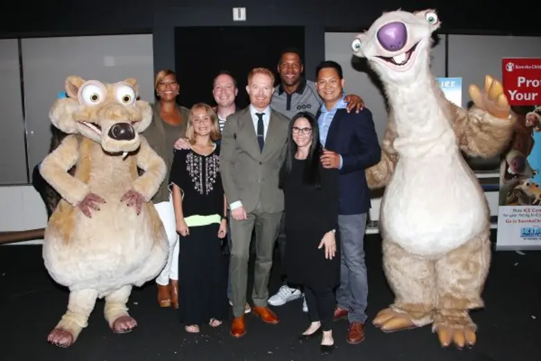 เริ่มเดินสายโปรโมทกันแล้วกับเหล่านักแสดงแ...