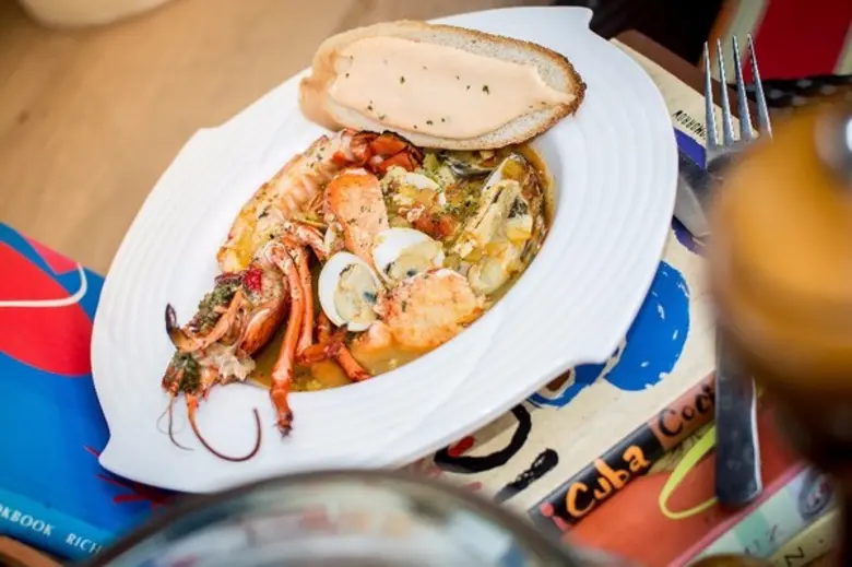 ขอเชิญทุกท่านอิ่มเอมกับหลากเมนูกุ้งมังกรค...