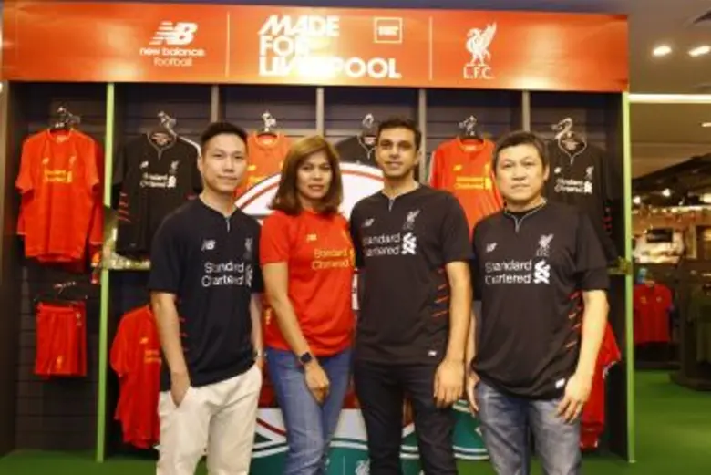 ซี อาร์ ซี สปอร์ต เปิดตัวชุดแข่งขันทีมหงส...