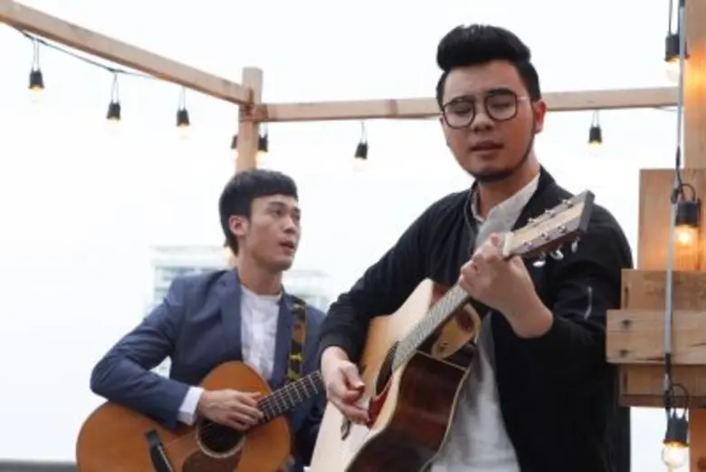 “A-POY” (เอ-ปอย) ลุ้นรักช้ำ “ยุ่น-นนนี่” แอบรักไม่กล้าบอก!!! ในเอ็มวีเพลง “ชะล่าใจ”