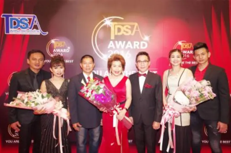 นายกิจธวัช ฤทธีราวี (ที่ 3 จากขวา) กรรมกา...