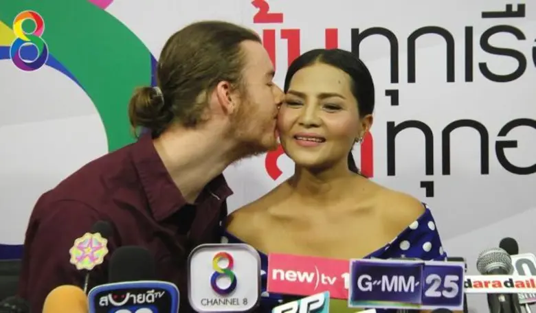 สวีตที่สุดจริงๆ สำหรับคู่รักต่างวัย "พี่ส...