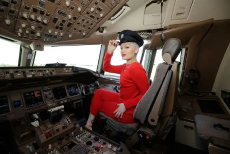 เจสซี่ เจย์ พาฤดูร้อนสุดพิเศษจากบ้านเกิดสู่ออสเตรเลียด้วยการแสดงสดบนเครื่องบินของสายการบินบริติช แอร์เวย์ ที่ท่าอากาศยานซิดนี่ย์