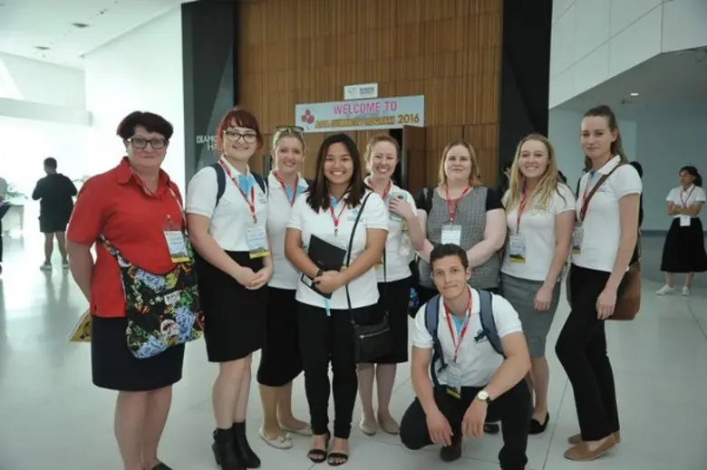 เรียนอินเตอร์ อนาคตไกลต้องที่มหาวิทยาลัยกรุงเทพ เดิ...