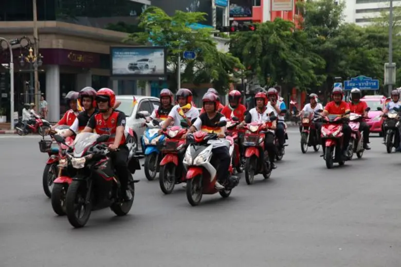 ไปรษณีย์ไทย เดินหน้าโรดโชว์สร้างสีสัน ชวนคนไทยลุ้นแชมป์ลุ้นโชค มั่นใจถึงเป้า 180 ล้านฉบับ