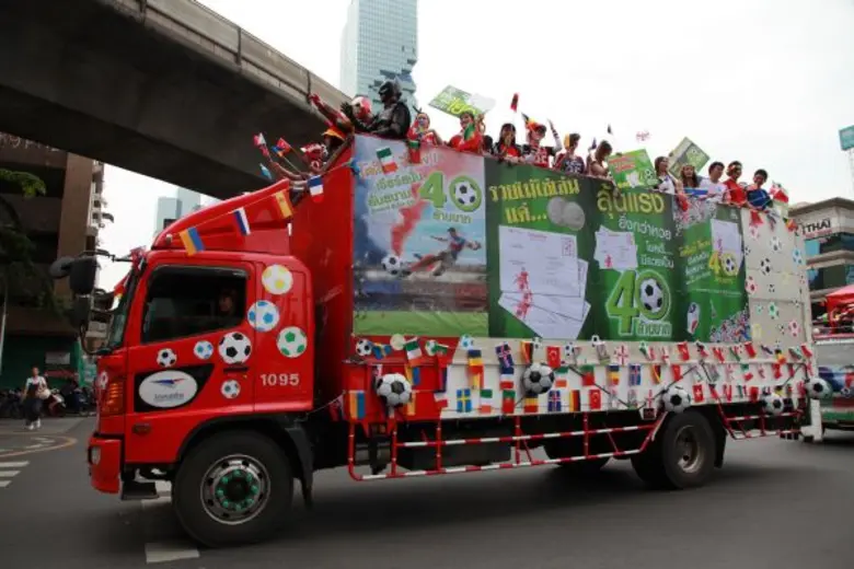 ไปรษณีย์ไทย เดินหน้าโรดโชว์สร้างสีสัน ชวนคนไทยลุ้นแชมป์ลุ้นโชค มั่นใจถึงเป้า 180 ล้านฉบับ