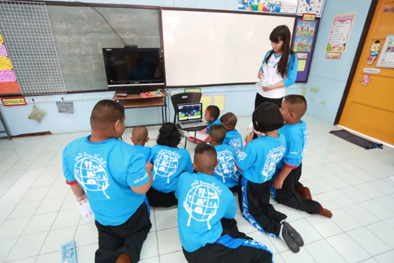 โครงการพี่สอนน้อง "ปลูกปัญญา พร้อมมอบความ...