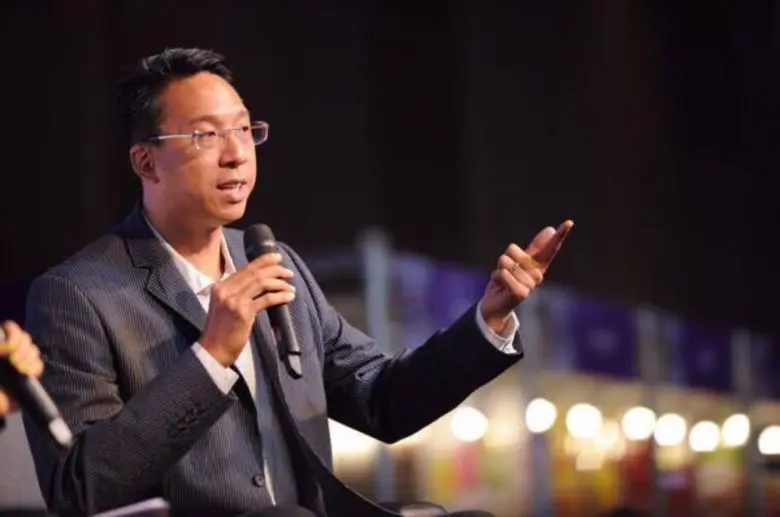 นายสันติพงศ์ พิมลแสงสุริยา ประธานกรรมการบ...