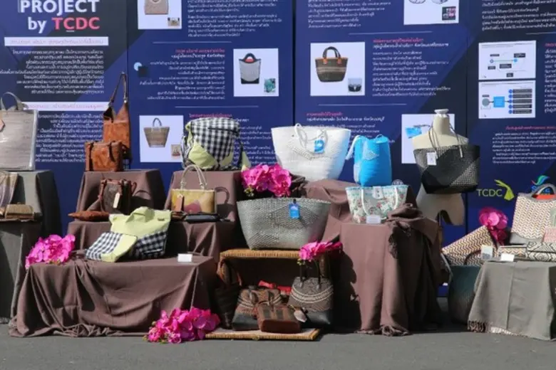 นายกฯ หนุนกระเป๋า OTOP สู่แบรนด์เนม