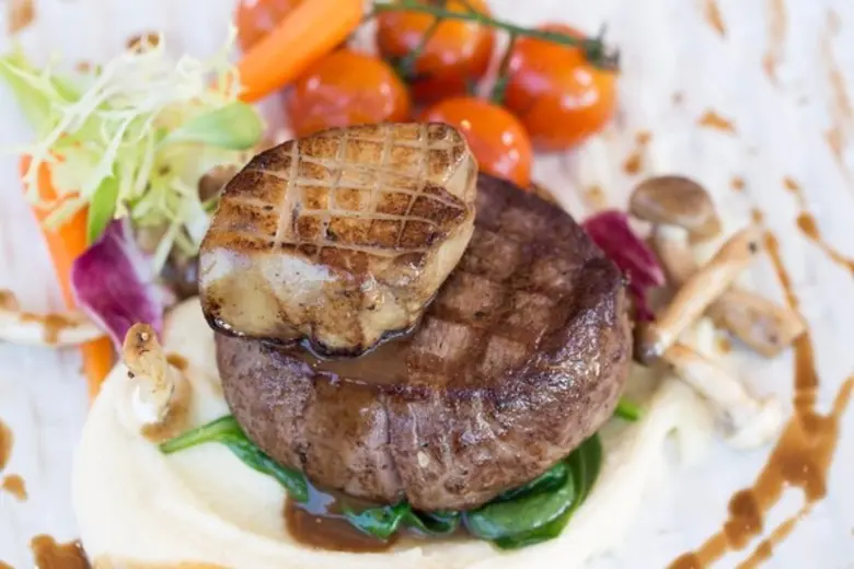 โรงแรมเดอะ แกรนด์ โฟร์วิงส์ คอนเวนชั่น ขอ...