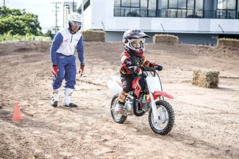 เอ.พี. ฮอนด้า ผู้จัดจำหน่ายรถจักรยานยนต์ฮ...