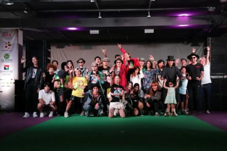 ประมวลภาพงานโคตรอินดี้