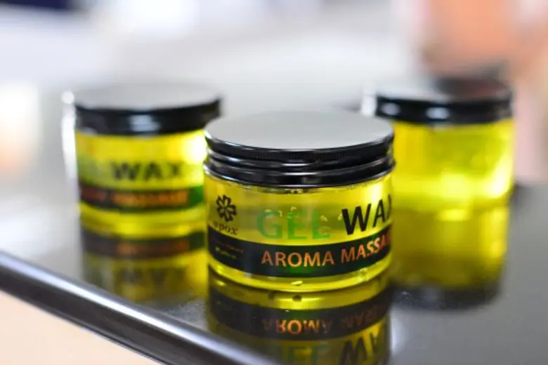 อาจารย์วิทยาลัยการแพทย์แผนไทย คิดค้น แว๊กนวดอะโรม่า สูตรตำรายาพอกดูดพิษ บรรเทาอาการปวดเมื่อย