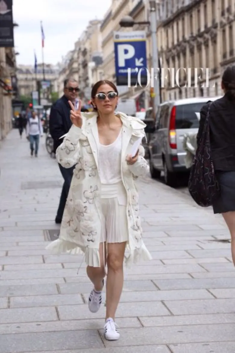 "ลอฟฟีเซียล ไทยแลนด์" (L'Officiel Thailan...