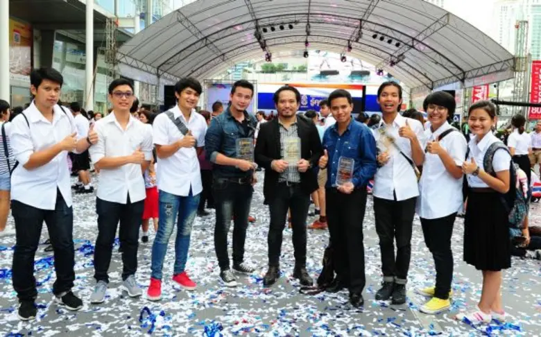 งานศิลปะและวรรณกรรม สามารถถ่ายทอดเรื่องรา...