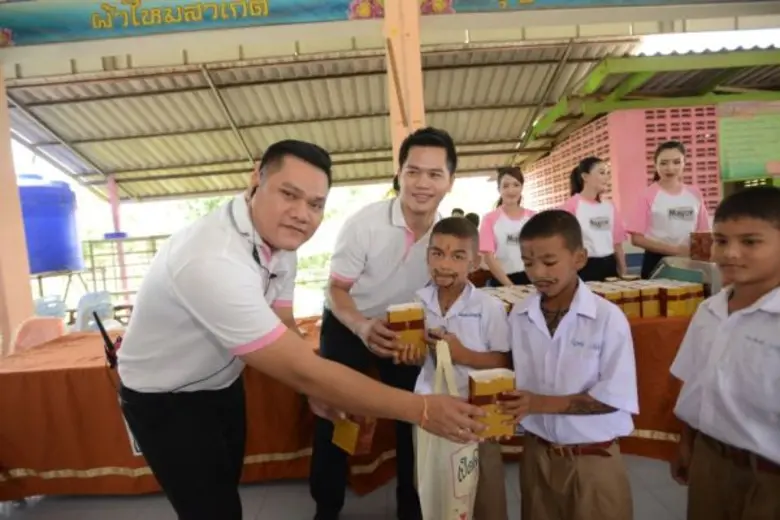 มูลนิธิ เมเจอร์ แคร์ เดินหน้ามอบโอกาสทางการศึกษา “ส่งมอบห้องหนัง เพื่อการเรียนรู้” ห้องที่ 2 ให้กับ โรงเรียนชุมชนบ้านยางกู่ อ.ธวัชบุรี จ.ร้อยเอ็ด