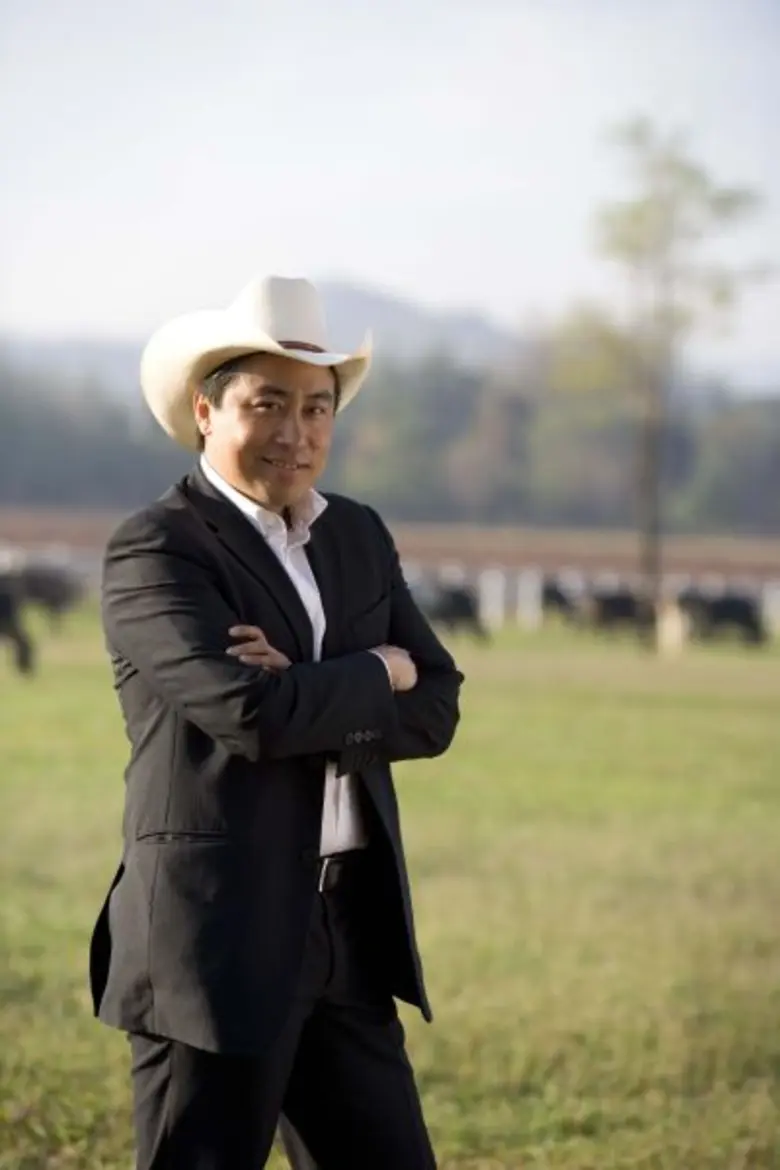 รั้งตำแหน่งกรรมการสภาผู้ทรงคุณวุฒิของ ม.ม...