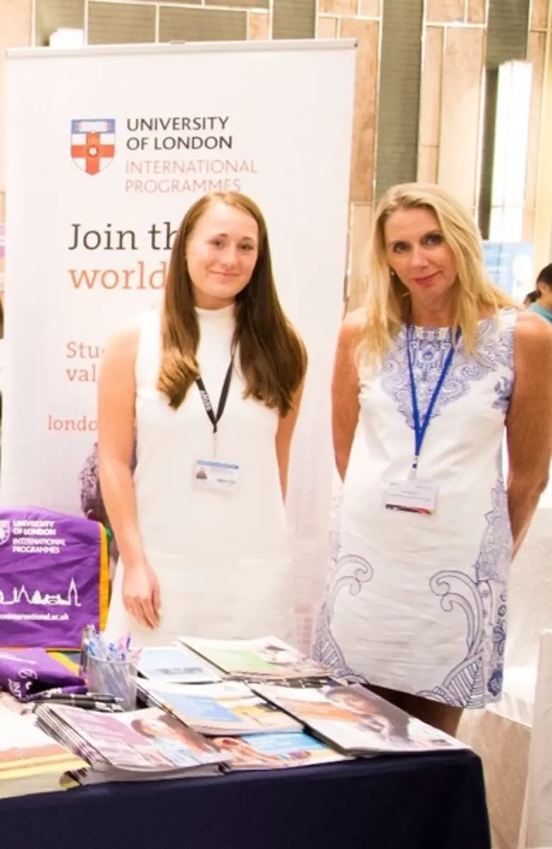 เมื่อเร็วๆ นี้มิสโซฟี่ แคมฟิลดิ์ ตัวแทนจา...