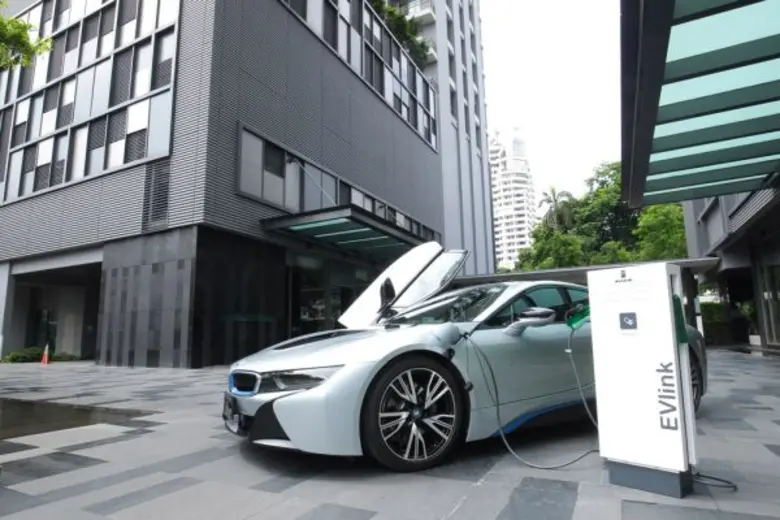 แสนสิริ เปิดตัว “EV Charging Station” สำหรับรถยนต์ไฟฟ้า ใช้เป็นครั้งแรกในโครงการอสังหาริมทรัพย์ ประเดิมใช้ที่โครงการ The XXXIX (เดอะ เทอร์ทีไนน์) ปลายปีนี้วางเป้ารองรับลูกบ้านในทุกโครงการคอนโดมิเนียมของแสนสิริในอนาคต
