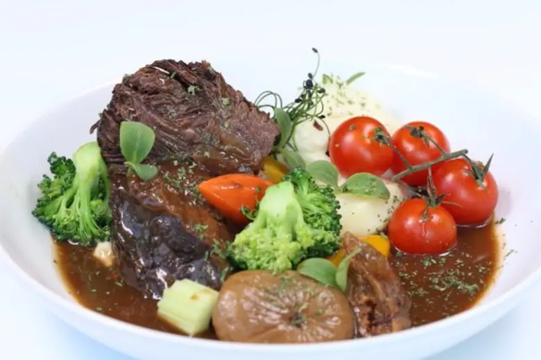 โรงแรมเดอะ แกรนด์ โฟร์วิงส์ คอนเวนชั่น ขอ...