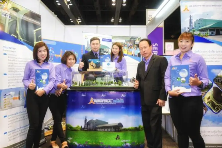 คุณวันชัย เหลืองวิริยะ (2จากขวา) ประธานกร...