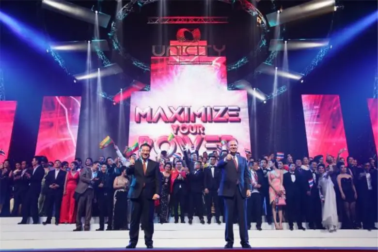 ยูนิซิตี้จัดพิธีประดับเข็มเกียรติยศภูมิภาคเอเชียใต้กลางปี 2559 'MAXIMIZE YOUR POWER’ เผยโฉม QUADPLEX สารอาหารสำหรับเสริมสร้างกล้ามเนื้อรับกระแสสปอร์ตฟีเว่อร์