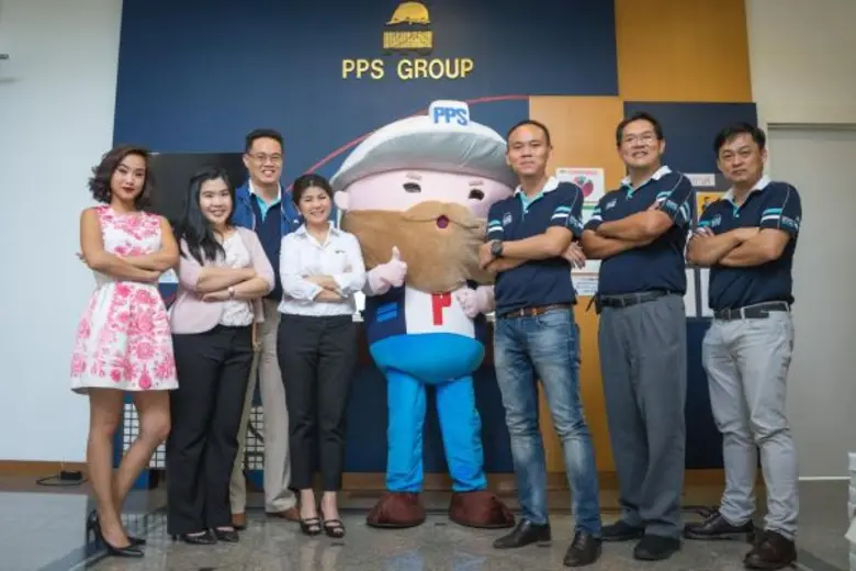 นายธัช ธงภักดิ์ กรรมการผู้จัดการ (ที่ 2 จ...