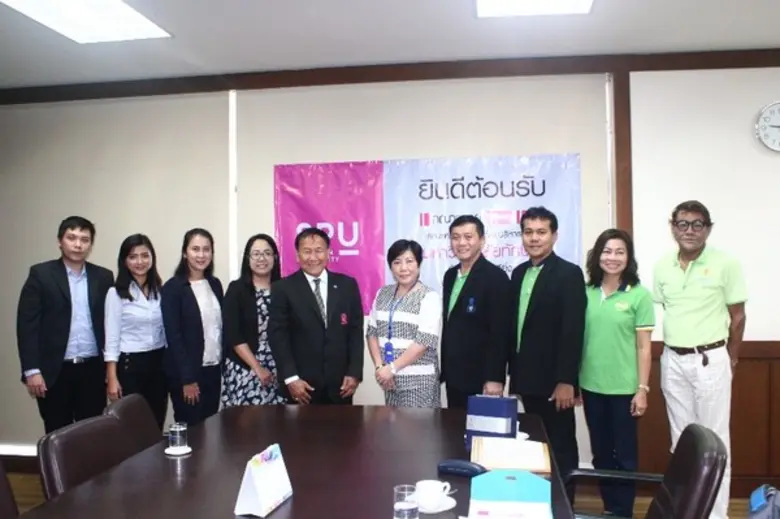 มหาวิทยาลัยศรีปทุม วิทยาเขตชลบุรี ให้การต...