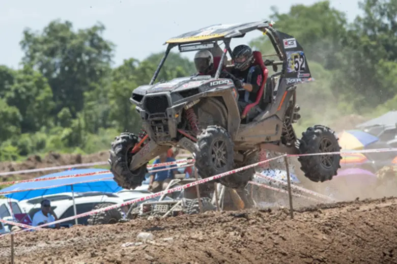 ความร้อนระอุและความชุ่มฉ่ำบนสังเวียนยุทธหัตถีกับออฟโรดโทรฟี่ สนามที่ 3 ณ สนามมอเตอร์สปอร์ตแลนด์ อ.ดอนเจดีย์ จ.สุพรรณบุรี