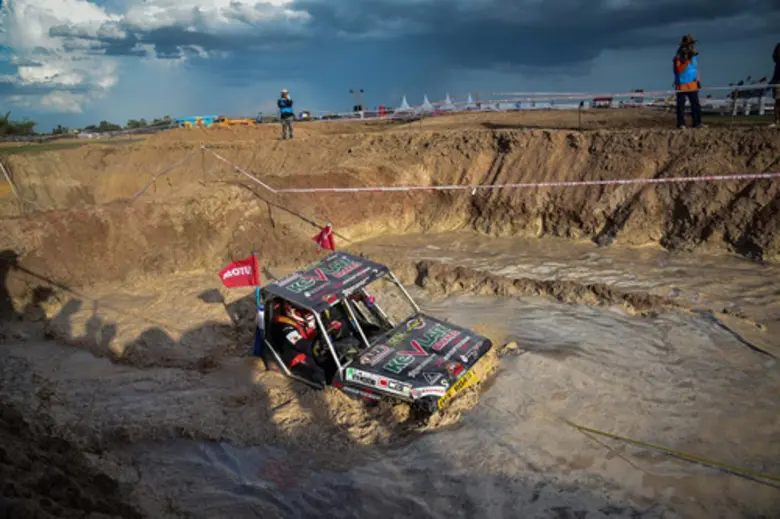 ความร้อนระอุและความชุ่มฉ่ำบนสังเวียนยุทธหัตถีกับออฟโรดโทรฟี่ สนามที่ 3 ณ สนามมอเตอร์สปอร์ตแลนด์ อ.ดอนเจดีย์ จ.สุพรรณบุรี