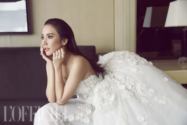 นิตยสาร L’Officiel Thailand (ลอฟฟีเซียล ไทยแลนด์)