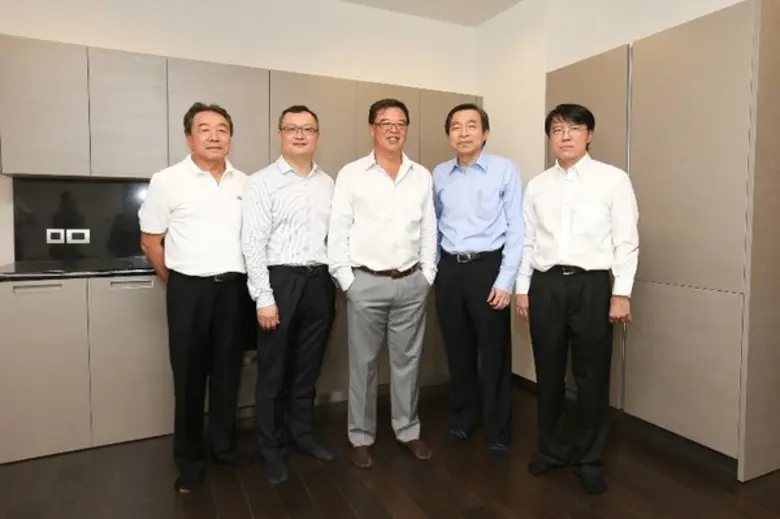 คุณอภิชาติ จูตระกูล (กลาง) ประธานอำนวยการ...