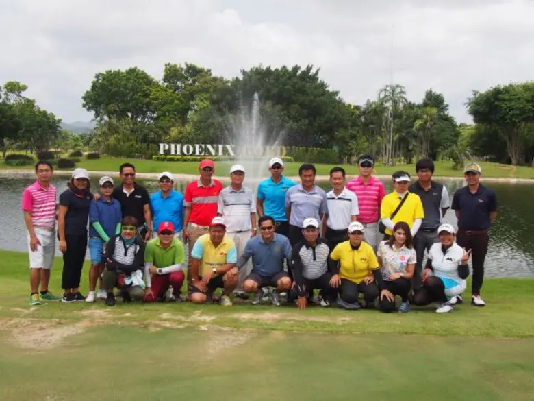 นายณัธวัช อักษรชาติ ผู้จัดการทั่วไป สนามฟ...