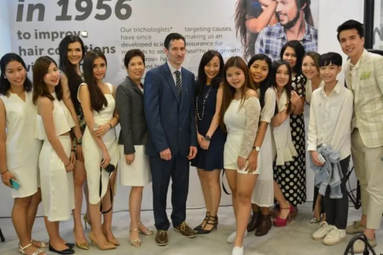 สเวนสัน เผยโฉมแฮร์ เซ็นเตอร์ รูปแบบใหม่ ท...