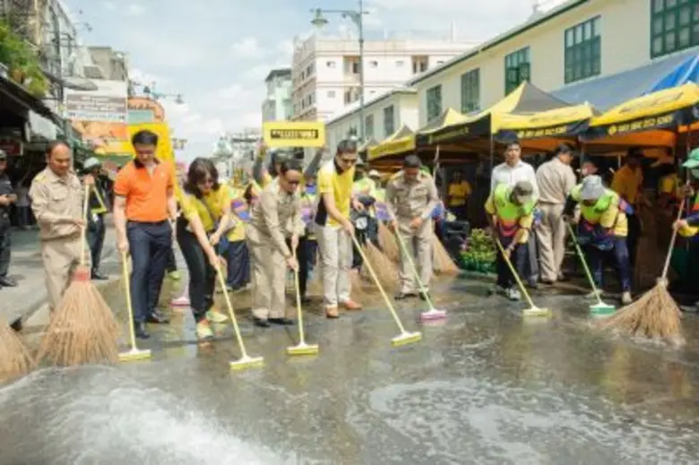 Employees of Western Union and its Bank Agents Clean Khao San Road