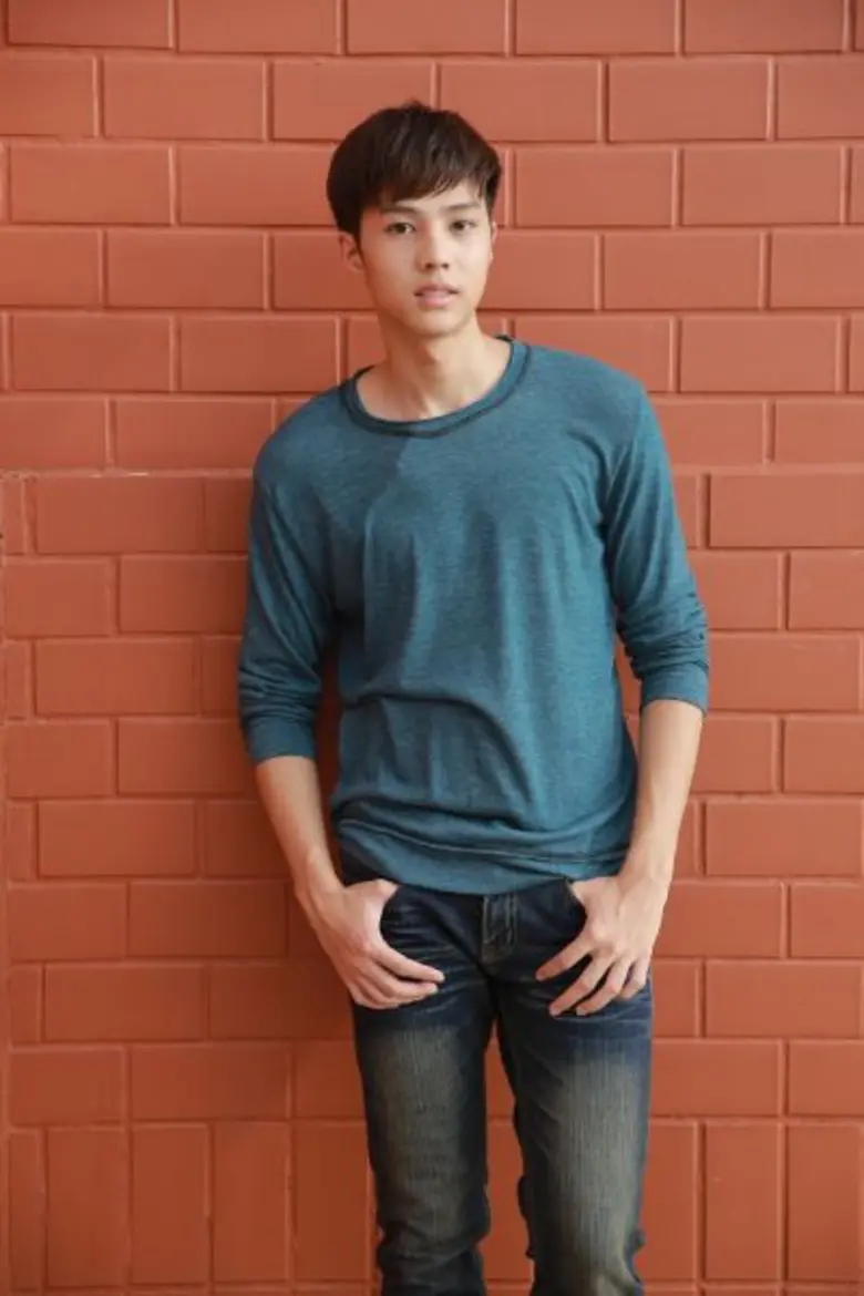 ต้องบอกว่าเป็นหนุ่มขี้เล่นที่สาวๆ ตามกรี๊...