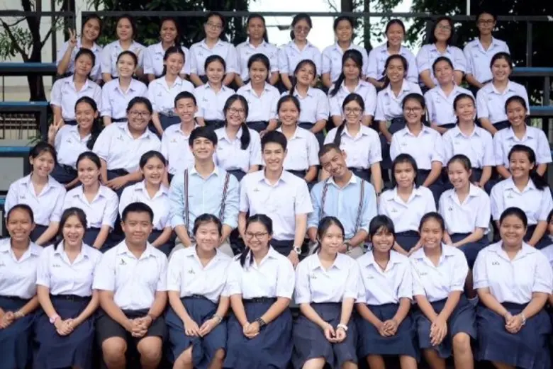 ทีวีไกด์: รายการ “รถโรงเรียน High School Reunion” “ทอย” ย้อนวัยใส เผยจุดเปลี่ยนชีวิต!!!