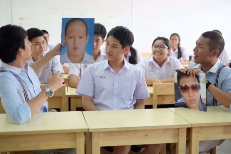 ทีวีไกด์: รายการ “รถโรงเรียน High School Reunion” “ทอย” ย้อนวัยใส เผยจุดเปลี่ยนชีวิต!!!