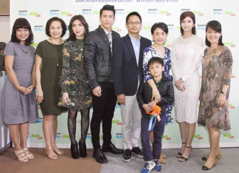 ระริน อุทกะพันธุ์ ปัญจรุ่งโรจน์ กรรมการผู...