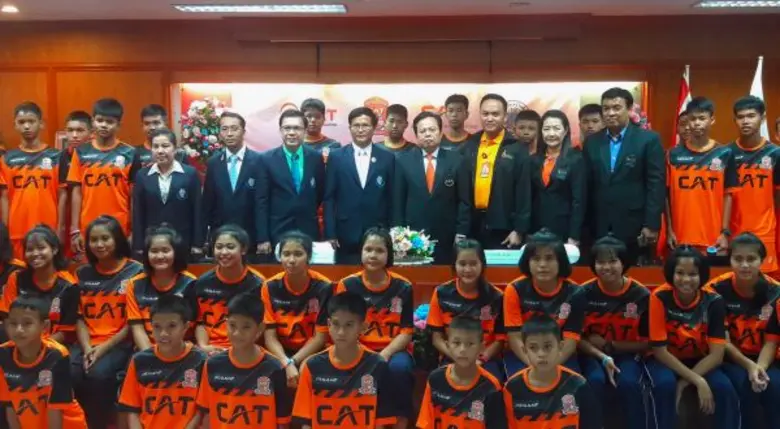 CAT FC เซ็น MOU สวนกุหลาบนนท์ ปั้นดาวรุ่งฟุตซอล สวนกุหลาบนนท์ ร่วมบันทึกข้อตกลง (MOU) ความร่วมมือในโครงการ FUTSAL ACADEMY กับสมาคมสโมสร กสท โทรคมนาคม สร้างฝันเยาวชนไทย ก้าวสู่นักกีฬาฟุตซอลทีมชาติไทย