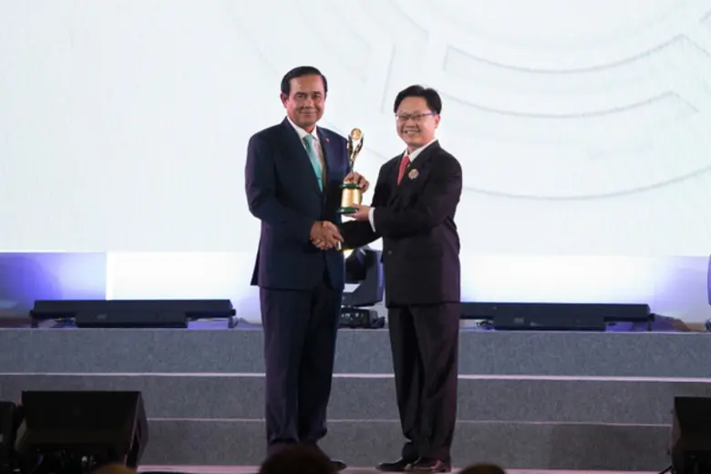 ดร. บุญนาค โมกข์มงคลกุล ประธานเจ้าหน้าที่...