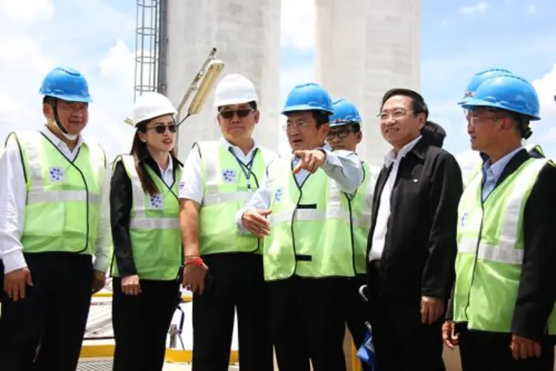 คุณชัยวัฒน์ อุทัยวรรณ์ (ที่ 3 จากซ้าย) กร...