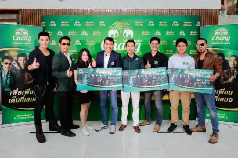 มร.เอ็ดมอนด์ เนียว คิม ซูน (ที่ 4 จากซ้าย...