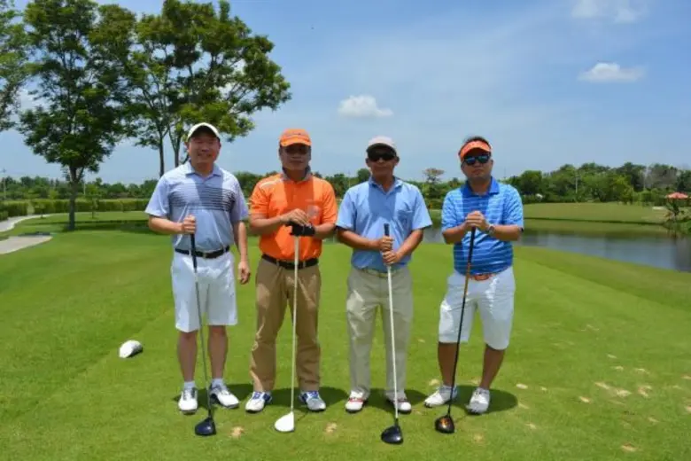 นายธิติวัฒน์ เงินนำโชคธนรัตน์ (คนที่1จากซ...