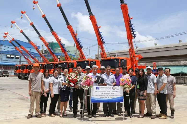 นายสุรัช พร้อมรุ่งเรือง ผู้จัดการฝ่ายขายร...