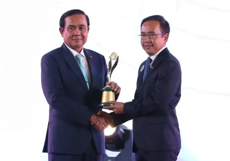 พลเอก ประยุทธ์ จันทร์โอชา นายกรัฐมนตรี มอ...