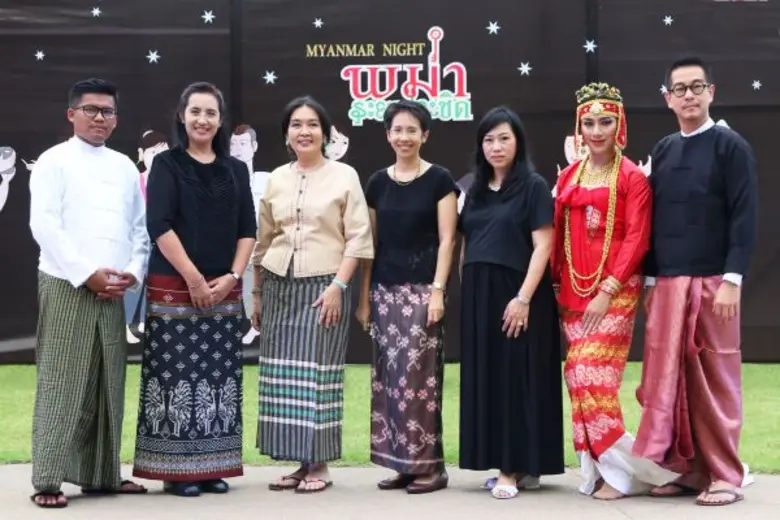 นางฆัสรา ขมะวรรณ มุกดาวิจิตร ผู้อำนวยการฝ...